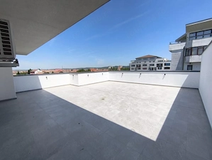 Penthouse 4 cam, terasa 78 mp, La Cheie, Doamna Stanca-Selimbar - imagine 13
