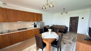 Apartament 2 camere cu curte zona Calea Cisnadiei - imagine 2