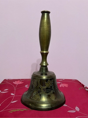 Clopot mare din alamă cu decor gravat