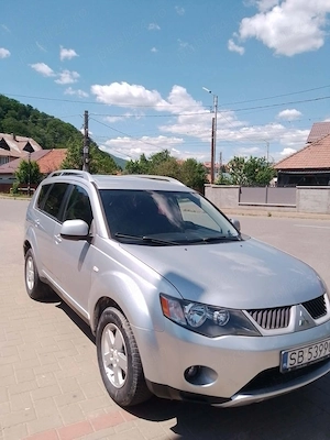 Mitsubishi Outlander 2 tdi 4x2- 4x4 recent adusa in tara - imagine 5