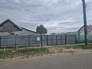    De vânzare   Casă + teren generos în comuna Socodor, județul Arad Se vinde proprietate situată în