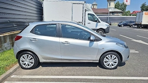 Mazda 2, benzina, an 2008 - imagine 4