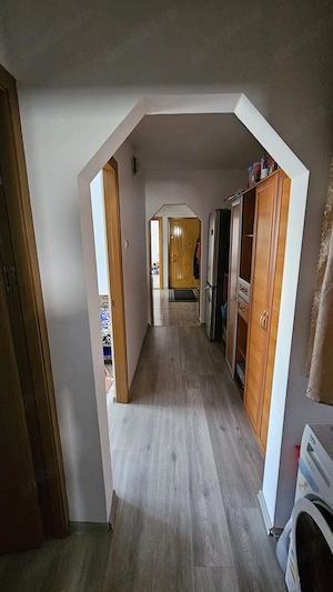 Vand apartament 3 camere in Obcini  - imagine 4