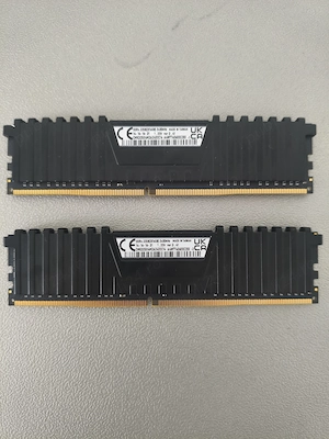 32gb RAM DDR4 corsair