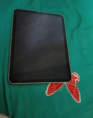 iPad generația a 10-a 