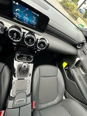 Vand Mercedes Benz CLA 180 - imagine 2