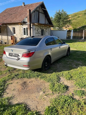 Văd BMW e 60 2.2 benzină mașina are acte de Germania  - imagine 3
