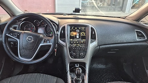 se vinde Opel Astra j 2010