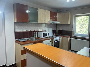 Inchiriez apartament 2 camere, zona Lipovei