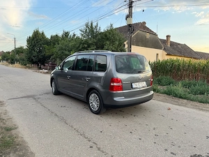 VW Touran 2.0 - imagine 3