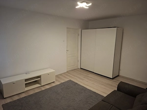 Vand garsoniera zona Aurora etaj 1