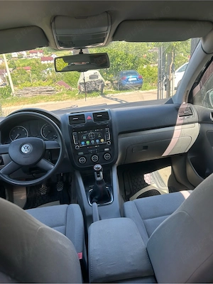    Vând sau schimb Volkswagen Golf 5 1.9 TDI 105 CP | Accept variante cu automată - imagine 4