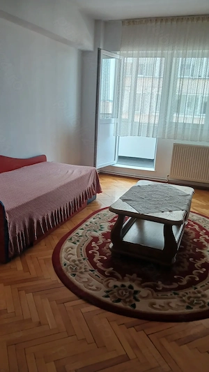 Pe Bd.Traian,central, de inchiriat apartament cu 2 camere decomandat, mobilat, utilat - imagine 2