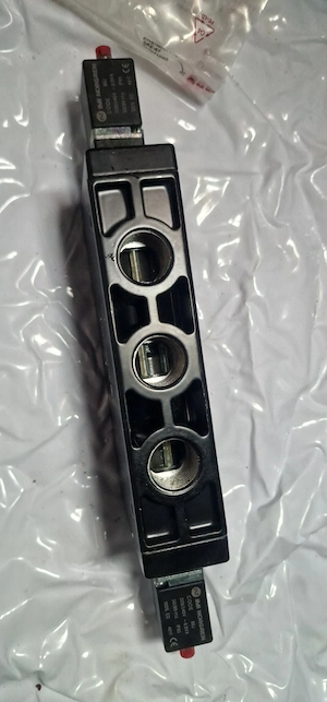 Electrovandă pneumatică