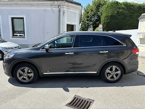 Kia Sorento III 2.2 CRDi AWD   2016 (prima înmatriculare 2017)   147 kW   200 CP   Nivel de echipare - imagine 10