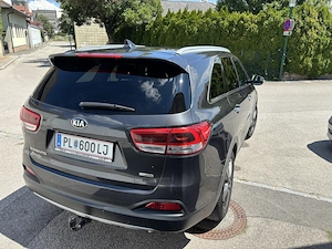 Kia Sorento III 2.2 CRDi AWD   2016 (prima înmatriculare 2017)   147 kW   200 CP   Nivel de echipare - imagine 4
