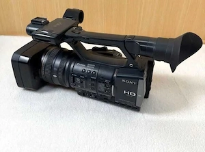 Camera Sony AX2000 impecabila