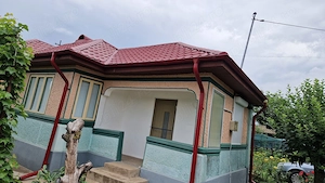 Casa bătrânească de vânzare 