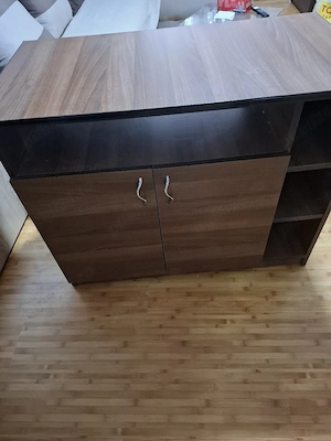 Comoda televizor. 