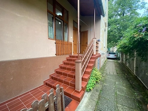 Apartament la casa 3 camere semidecomandat, zona centrala - imagine 2