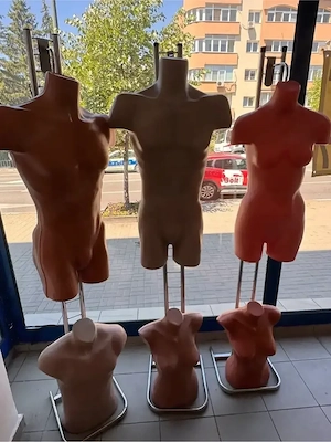 Stendere,manechini,busturi,cosuri,umerase
