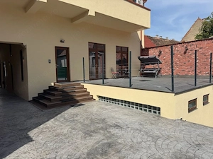 Spatiu comercial , Ultracentral