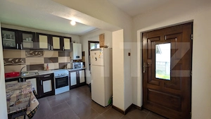 Casă individuala, 75 mp, teren 2180 mp, 2 fronturi stradale, zona Pucioasa - imagine 8