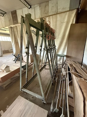 Presă verticală pneumatică tâmplărie   lemn   dublă față, pe roți