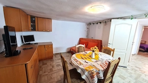 Apartament 2 camere la demisolul unei case, zona Sub Arini - imagine 4