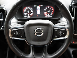 Volvo XC40 B4 AWD Mild Hybrid   197 CP   Momentum Pro - imagine 5