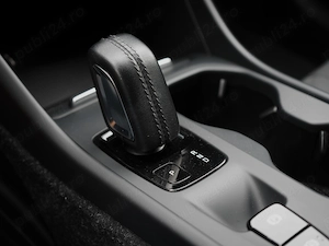 Volvo XC40 B4 AWD Mild Hybrid   197 CP   Momentum Pro - imagine 10