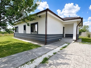 Individuala pe parter, cu teren generos de 1.400 mp, în Moșnița Nouă