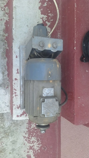 motor electric pt circular la 220 , 1.8 kw  3/000 turatii /minut 50 Hz - imagine 9