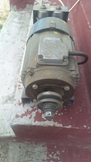 motor electric pt circular la 220 , 1.8 kw  3/000 turatii /minut 50 Hz - imagine 7