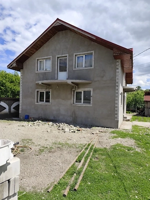 Casă spațioasă cu 800 mp teren, foișor și toate utilitățile, în Balș - imagine 6