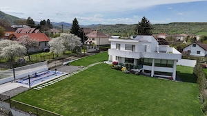Vila de lux 5 camere +1500mp teren Cisnadie - imagine 18