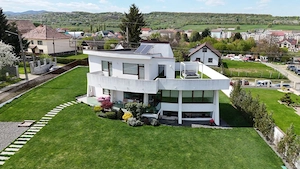 Vila de lux 5 camere +1500mp teren Cisnadie - imagine 17