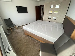Vila de lux 5 camere +1500mp teren Cisnadie - imagine 2