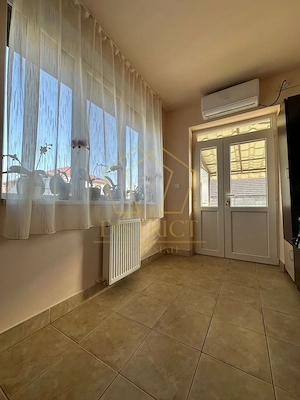 Casă Indiviudala cu 3 camere si 755 mp de teren in Giroc la asfalt. - imagine 8