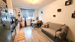 Apartament 3 camere decomandat zona Selimbar - imagine 3