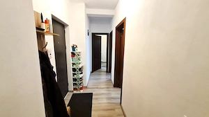 Apartament 3 camere decomandat zona Selimbar - imagine 2