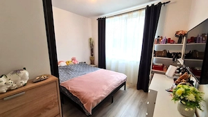 Apartament 3 camere decomandat zona Selimbar - imagine 8