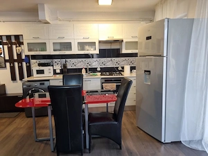 Apartament 2 camere| SU 50mp| etaj 3/4| TERASA 40mp| zona PORII - imagine 2