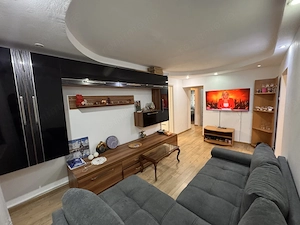 Apartament 3 camere, decomandat, parter, zona Lapus Arges