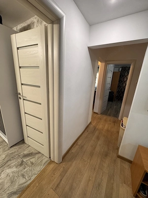 Apartament 4 camere, decomandat, zona Lapus - imagine 9