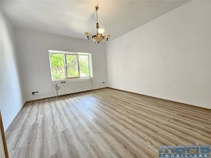 Casa spatiu servicii-birouri Centru suprafata 110 mp cu panouri.