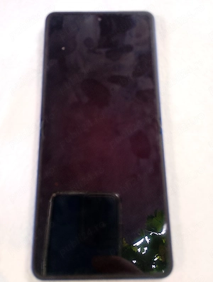 Vine telefon Samsung Z flip 7 pret 3000 ron negociable stare buna de functionare