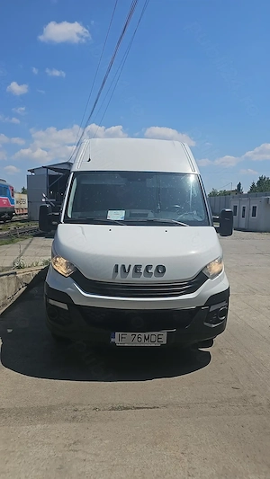 Vând duba Iveco, motor 2300cm 156CP. Varianta long, km 180000reali, an 2018, axa dubla pe spate. - imagine 9