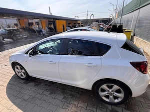 opel astra 2012 - imagine 3