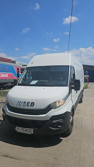 Vând duba Iveco, motor 2300cm 156CP. Varianta long, km 180000reali, an 2018, axa dubla pe spate. - imagine 8